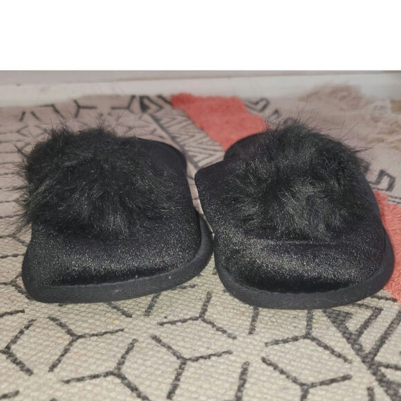 VICTORIA'S SECRET CRUSHED VELVET BLACK SLIP ON SLIPPERS with POM, SZ MEDIUM 7-9 - Picture 2 of 11